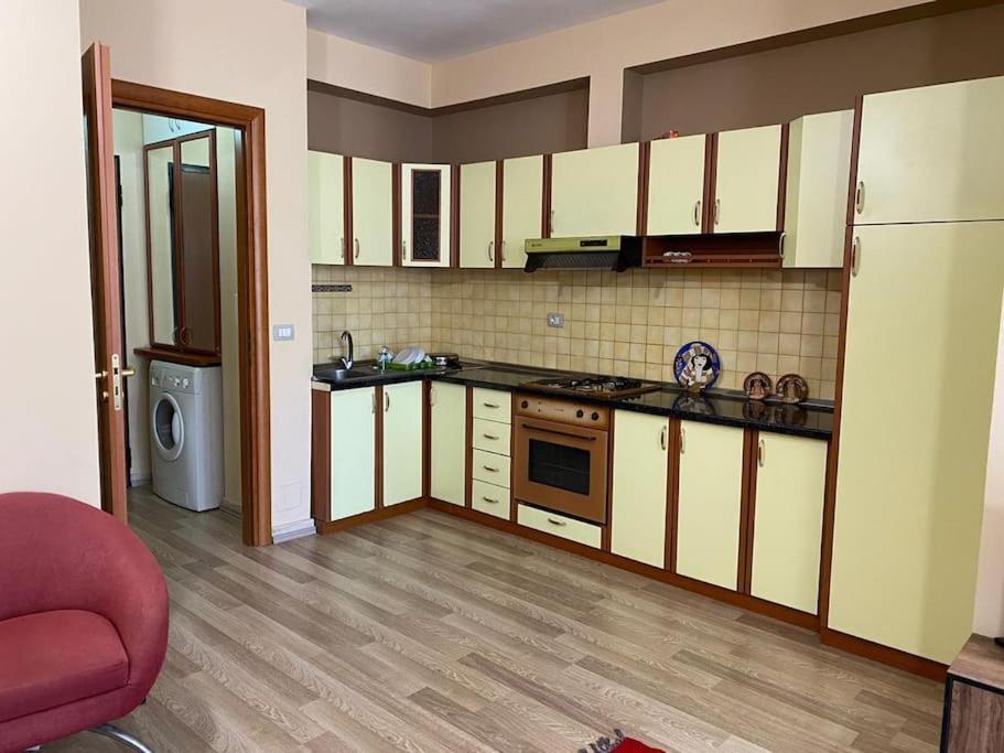 *Heart Of New Bazaar 1 Bed Apt* Appartement Tirana Buitenkant foto